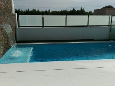 Pisicina en urbanización de La Zenia